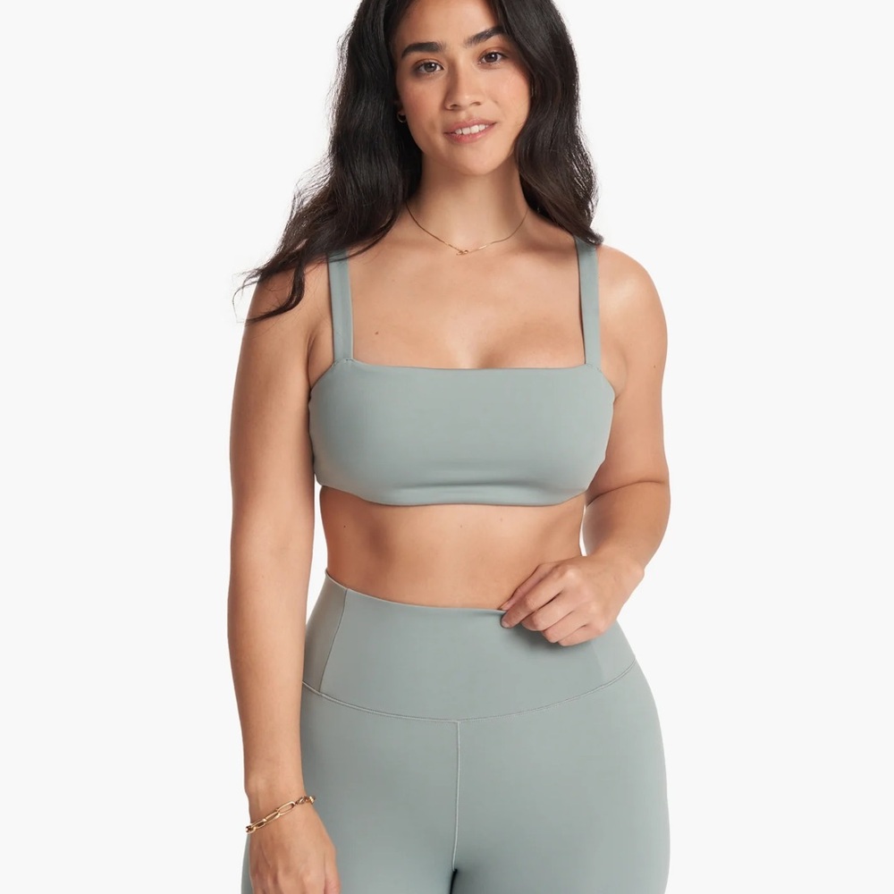 Vuori Evolve Square Neck Bra
